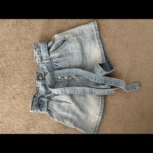 American Eagle women’s shorts